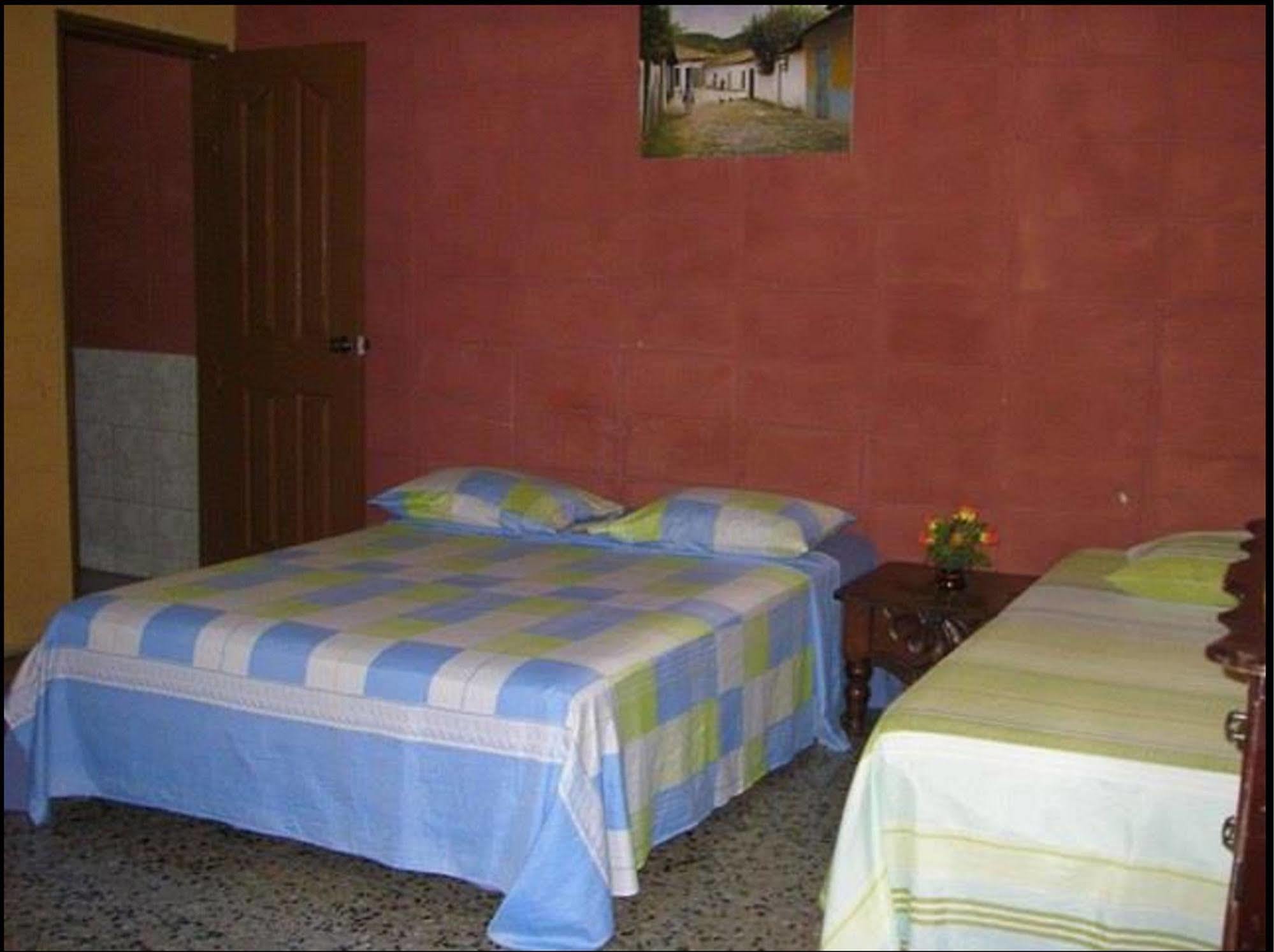 Guesthouse Dos Molinos B&B San Pedro Sula Exterior foto